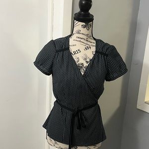 Loft, 4, Navy blue w light blue "O", Belted, Crossbody V neckline, Shortsleeve